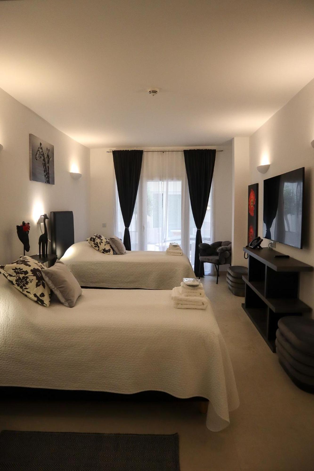 The White Knight Premium Boutique Hotel Għajnsielem Eksteriør bilde